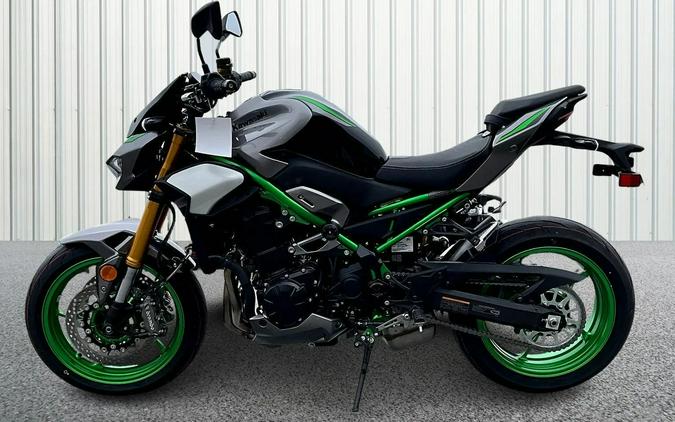 2025 Kawasaki Z900 SE ABS