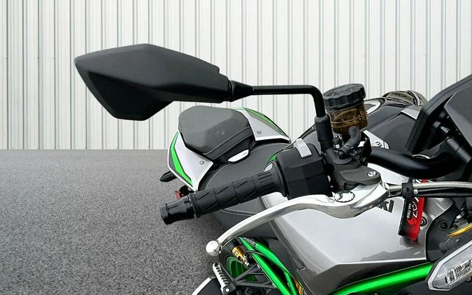 2025 Kawasaki Z900 SE ABS