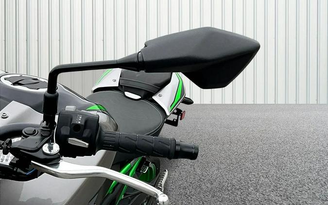 2025 Kawasaki Z900 SE ABS