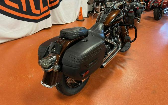 2019 Harley-Davidson® FLHCS - Heritage Classic 114