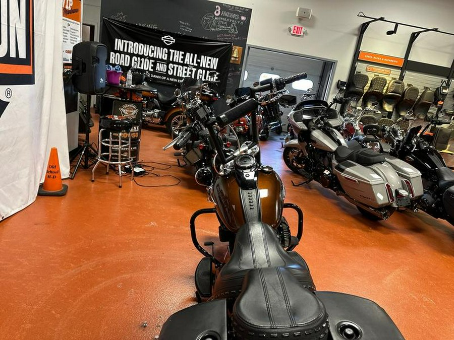 2019 Harley-Davidson® FLHCS - Heritage Classic 114