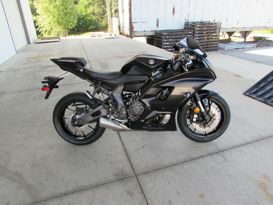2025 Yamaha YZF R7