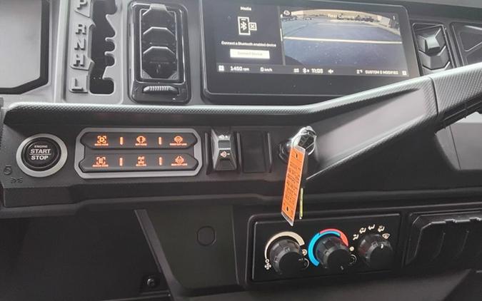 2026 Can-Am Defender MAX Limited HD11