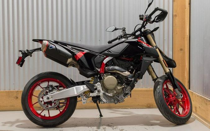 2027 Ducati Hypermotard 698 Mono Nera