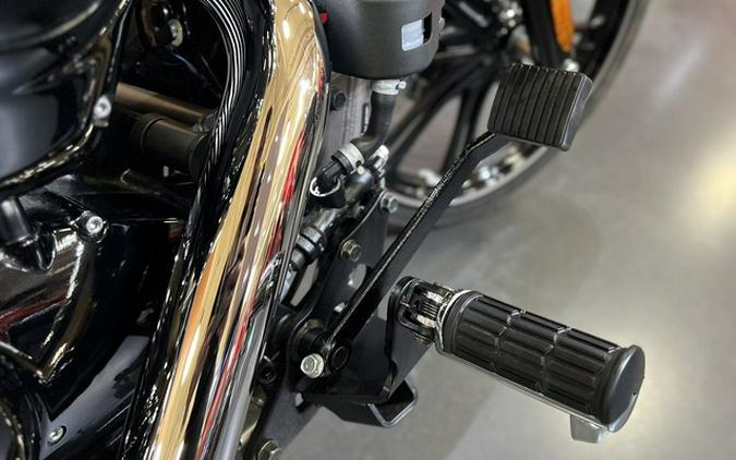 2025 Kawasaki Vulcan 900 Custom