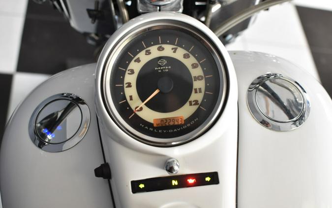 2006 Harley-Davidson Softail Deluxe FLSTN