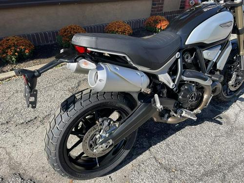 2019 Ducati Scrambler Full Throttle Review (11 Fast Facts)