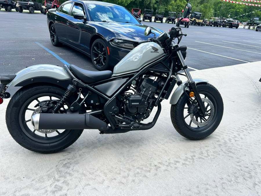 2026 Honda Rebel 300 E-Clutch