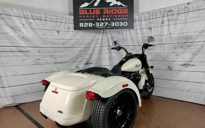 2023 Harley-Davidson Freewheeler White Sand Pearl