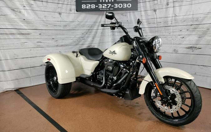 2023 Harley-Davidson Freewheeler White Sand Pearl