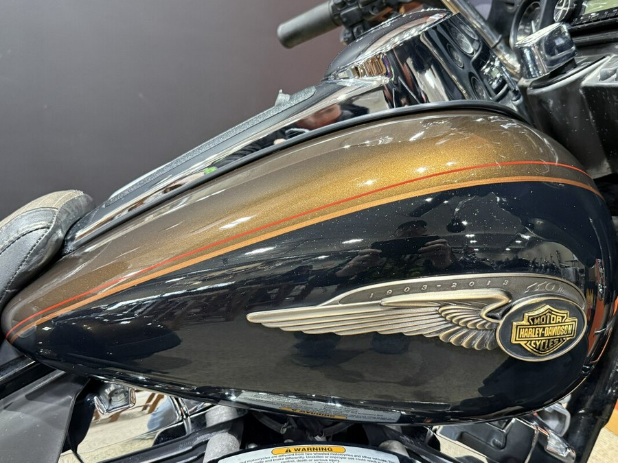 2013 Harley-Davidson® Tri Glide™ Ultra Classic® BRONZE/ANN BLK W/ PINSTRIPE