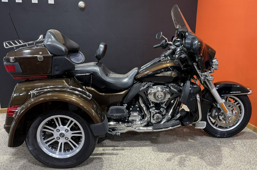2013 Harley-Davidson® Tri Glide™ Ultra Classic® BRONZE/ANN BLK W/ PINSTRIPE