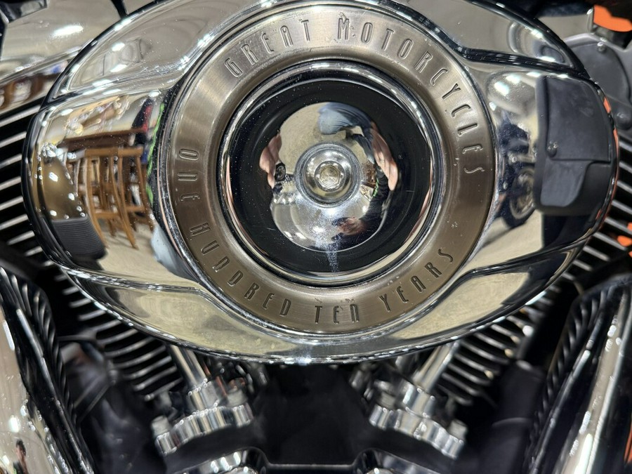 2013 Harley-Davidson® Tri Glide™ Ultra Classic® BRONZE/ANN BLK W/ PINSTRIPE