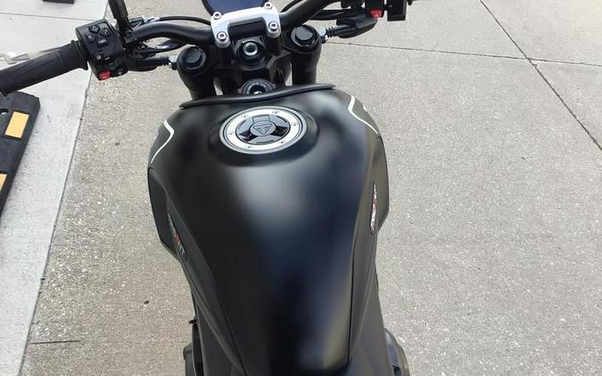 2023 Triumph Trident 660 Matte Jet Black / Matte Silver Ice