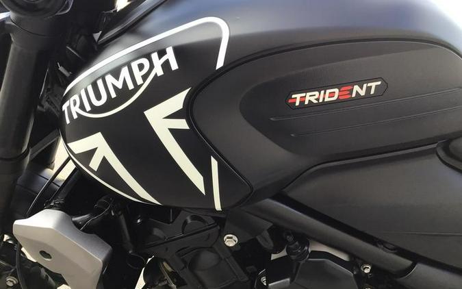 2023 Triumph Trident 660 Matte Jet Black / Matte Silver Ice