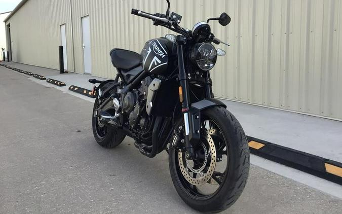 2023 Triumph Trident 660 Matte Jet Black / Matte Silver Ice