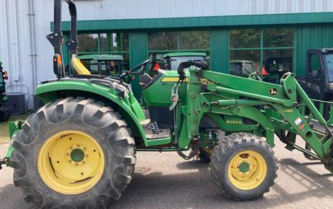 2016 John Deere 4044R
