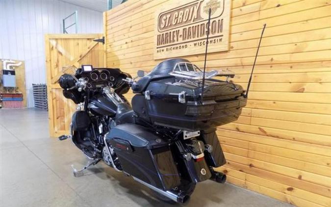 2013 Harley-Davidson® FLHTCUSE8 - CVO™ Ultra Classic® Electra Glide®