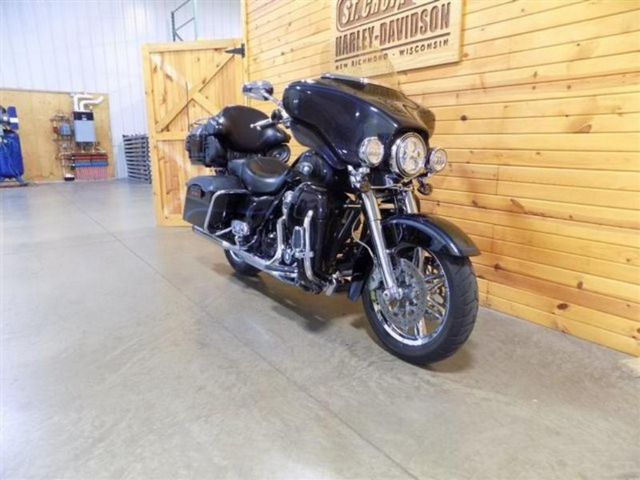 2013 Harley-Davidson® FLHTCUSE8 - CVO™ Ultra Classic® Electra Glide®