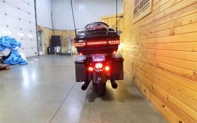 2013 Harley-Davidson® FLHTCUSE8 - CVO™ Ultra Classic® Electra Glide®