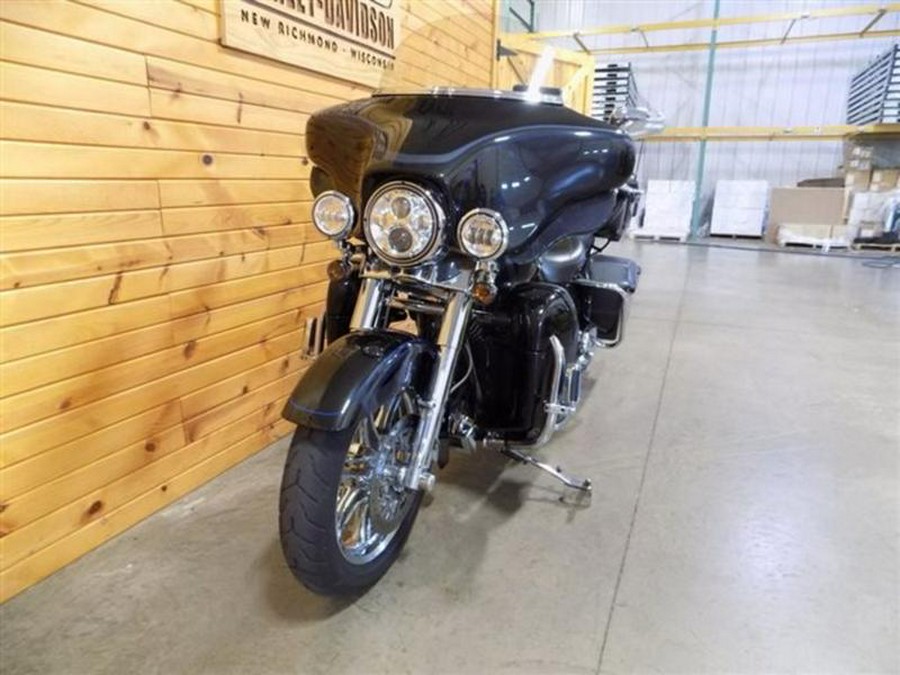 2013 Harley-Davidson® FLHTCUSE8 - CVO™ Ultra Classic® Electra Glide®
