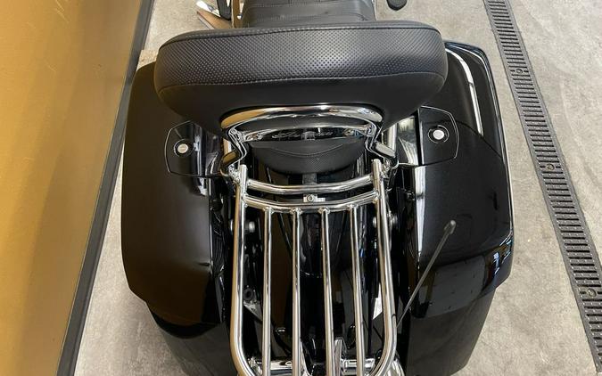 2019 Indian Motorcycle® Chieftain® Limited Thunder Black Pearl