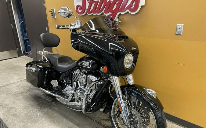 2019 Indian Motorcycle® Chieftain® Limited Thunder Black Pearl