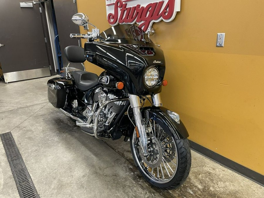 2019 Indian Motorcycle® Chieftain® Limited Thunder Black Pearl