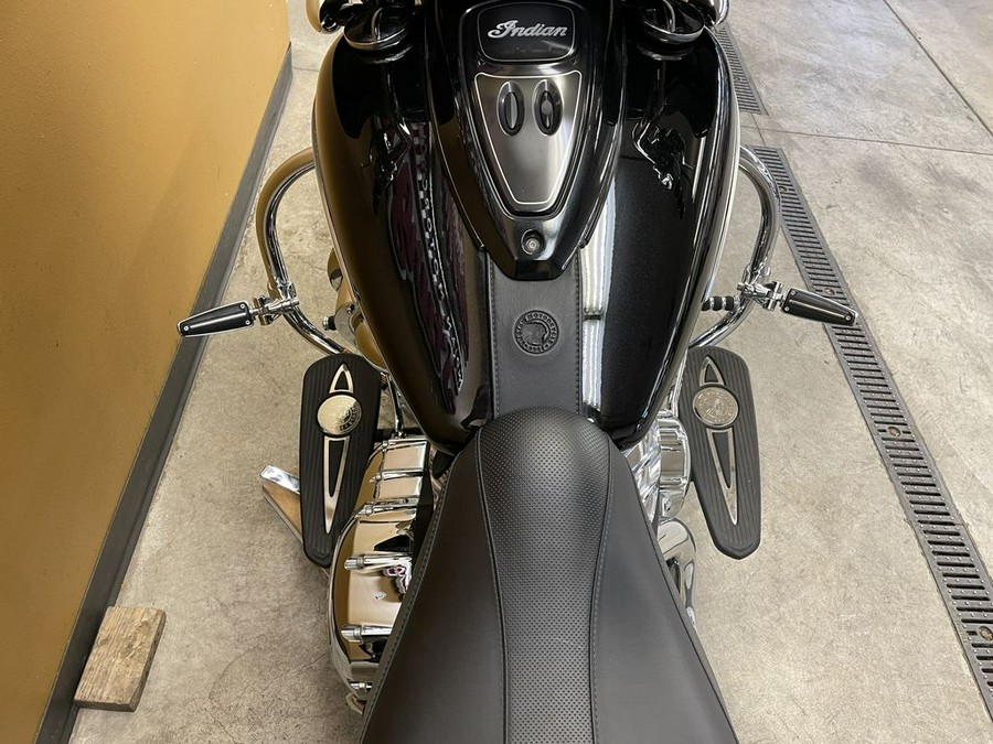 2019 Indian Motorcycle® Chieftain® Limited Thunder Black Pearl