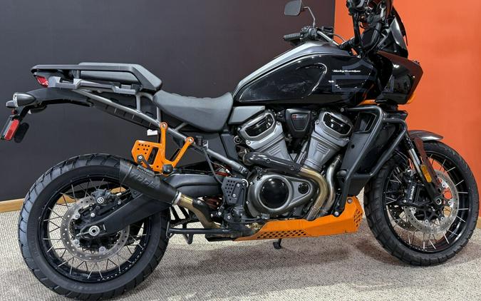 2022 Harley-Davidson® Pan America™ 1250 Special Black