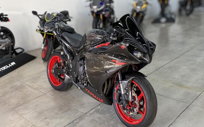 2014 YAMAHA YZF-R1