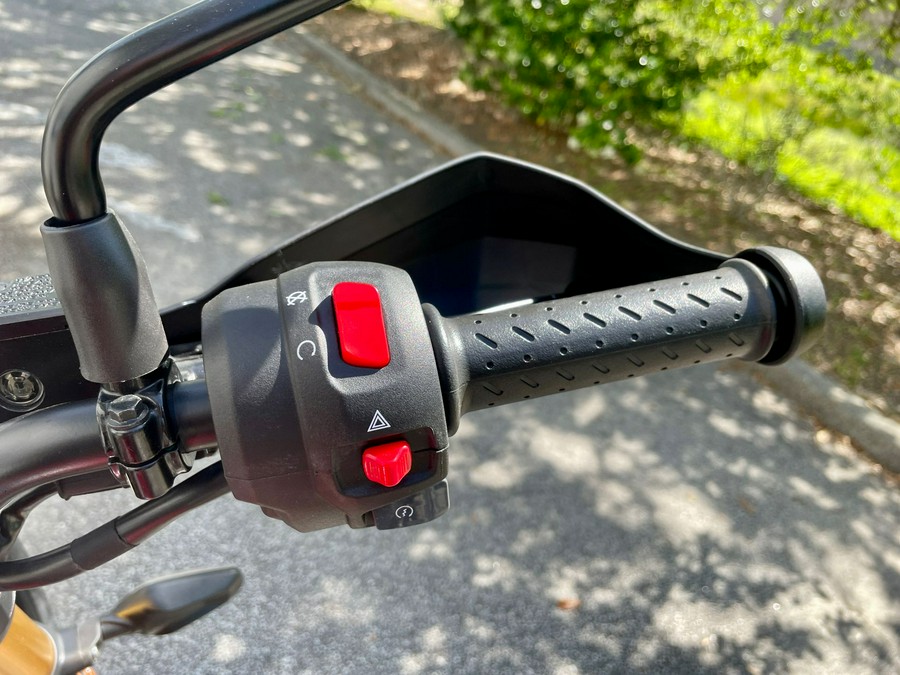 2025 Triumph Scrambler 400 X