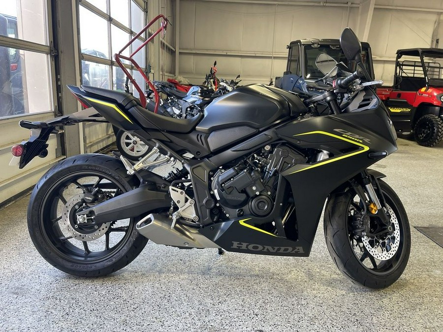 2026 Honda® CBR650R E-Clutch