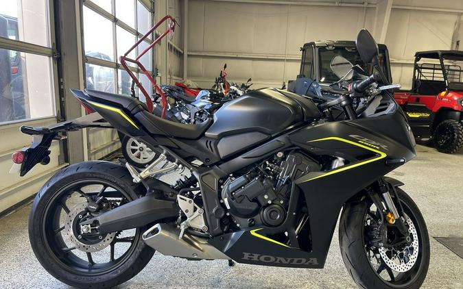 2026 Honda® CBR650R E-Clutch