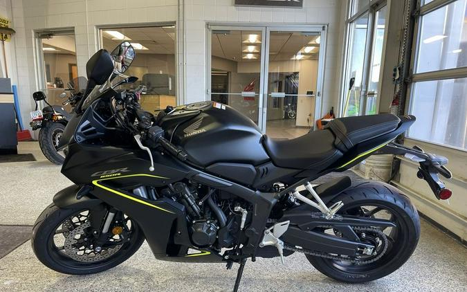 2026 Honda® CBR650R E-Clutch