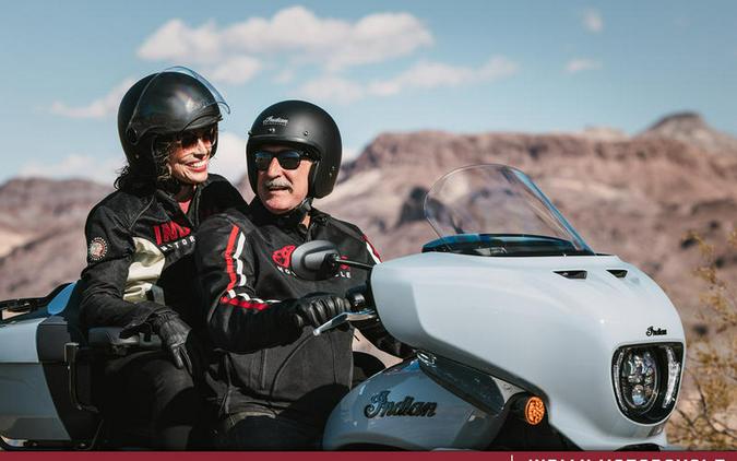 2025 Indian Motorcycle® Roadmaster® PowerPlus Dark Horse® 112 w/PowerBand Storm Gray