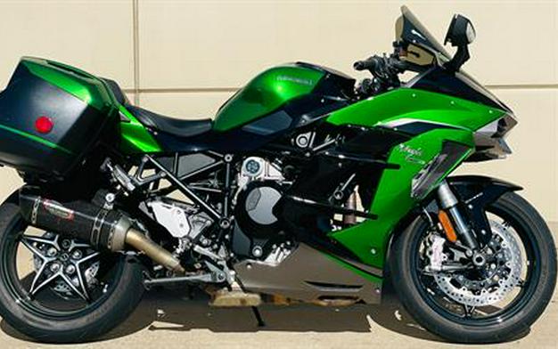 2019 Kawasaki Ninja H2 SX SE+ Review: Supercharged Travel