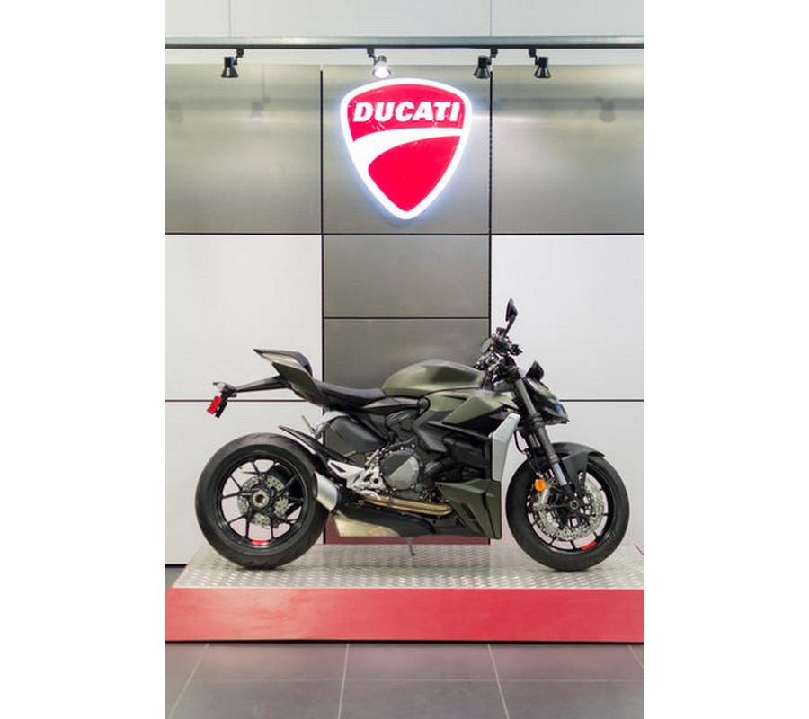 2024 Ducati Streetfighter V2 Storm Green