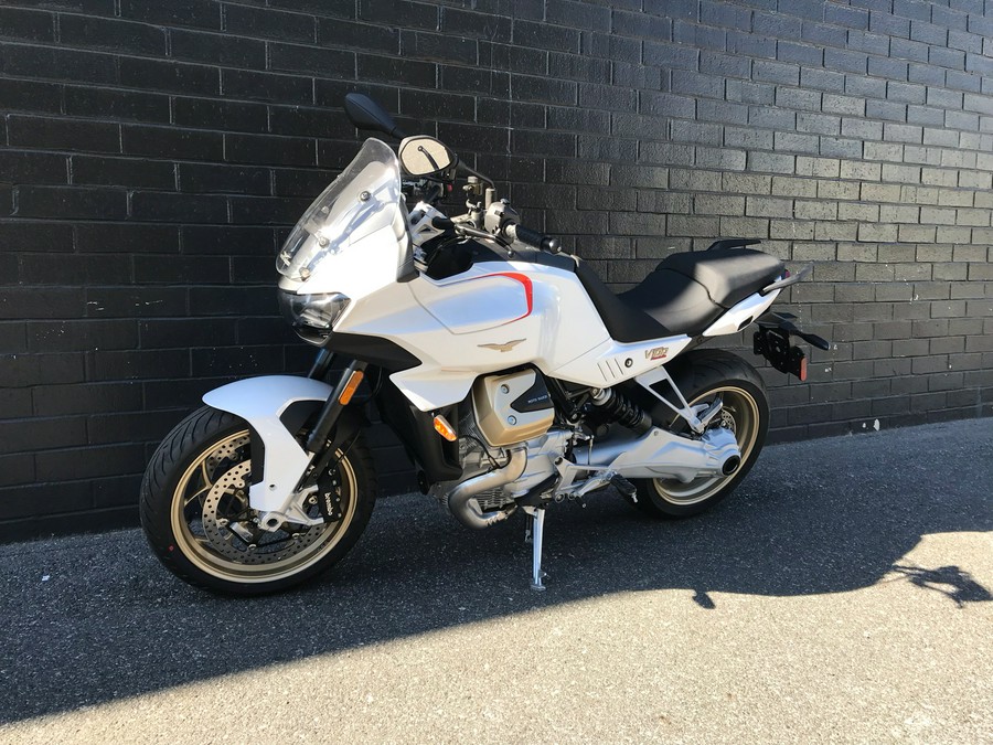 2024 Moto Guzzi V100 Mandello