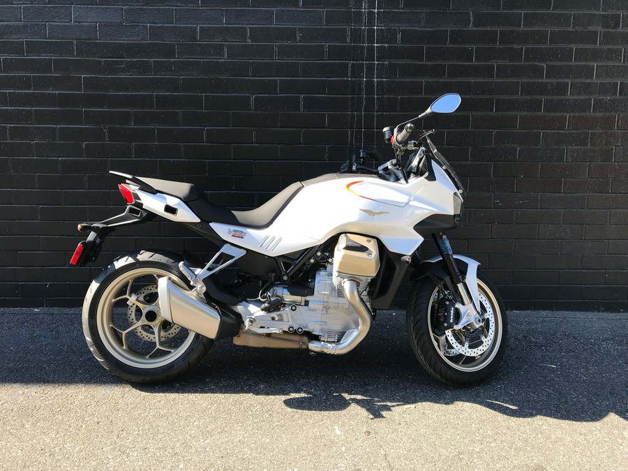 2024 Moto Guzzi V100 Mandello