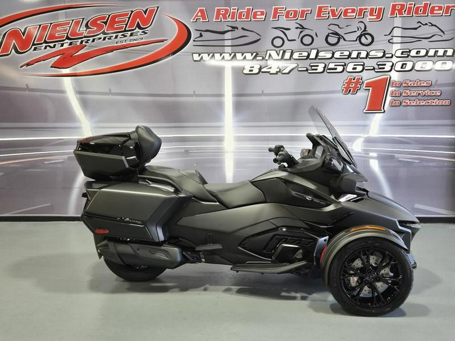 2024 Can-Am® Spyder RT Limited Dark Wheels