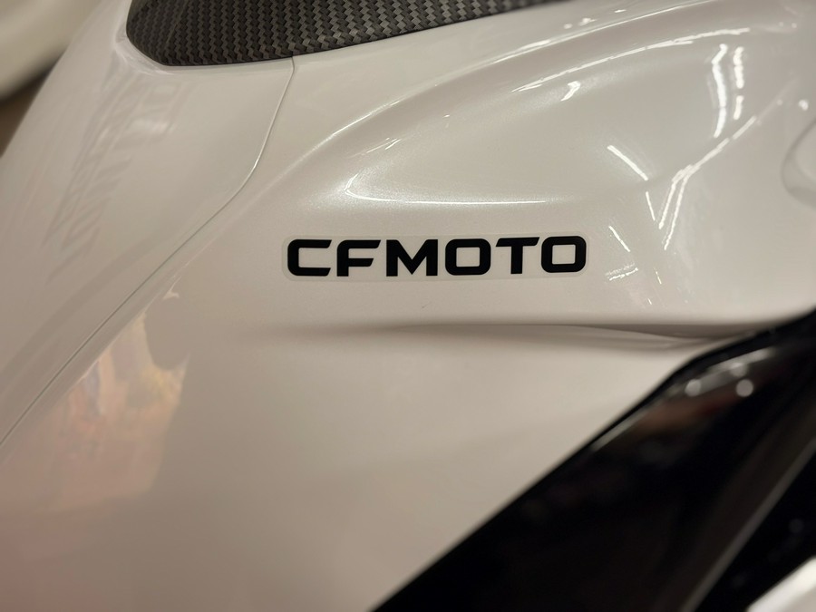 2025 CFMOTO 300SS