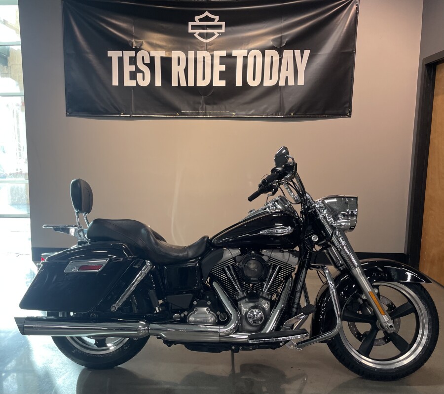 2014 Harley-Davidson® Switchback™ Blackened Cayenne