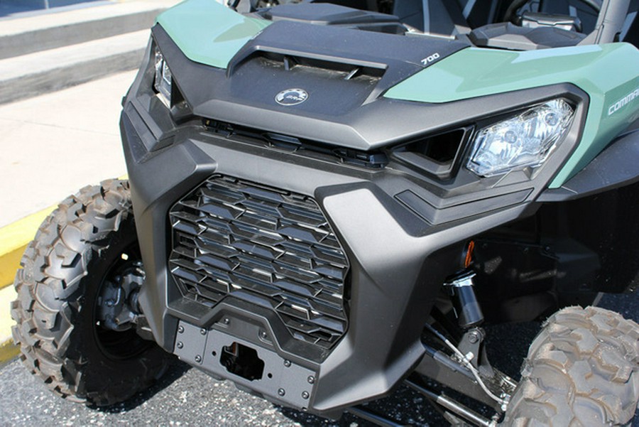 2026 Can-Am Commander DPS 700