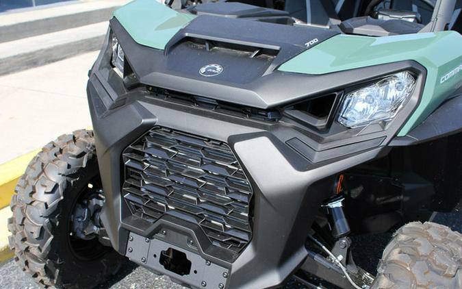 2026 Can-Am Commander DPS 700