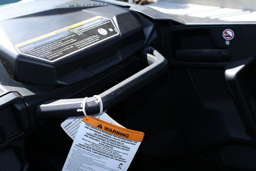 2026 Can-Am Commander DPS 700