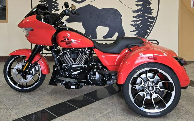 2026 Harley-Davidson® Road Glide 3 Blood Orange