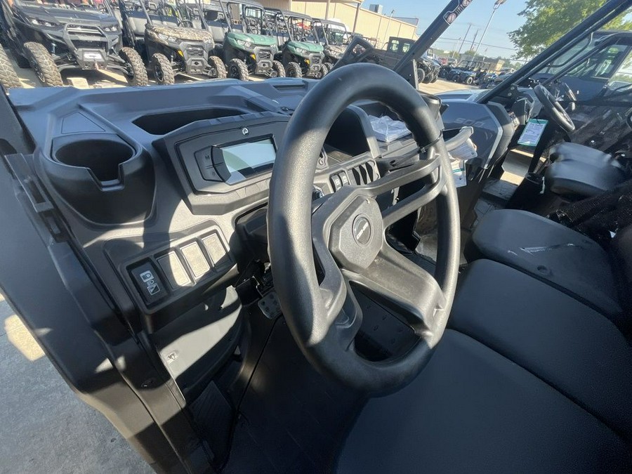 2026 Can-Am Defender HD7