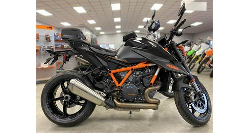 Video: Watch our 2020 KTM 1290 Super Duke R...