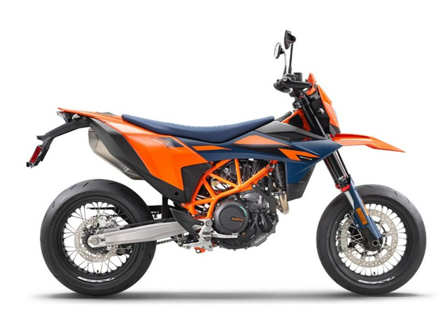 2026 KTM 690 SMC R